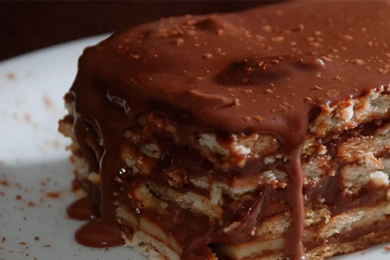 Surpreenda Seu Paladar com o Pavê de OvoMaltine: Uma Delícia Crocante e Irresistível!