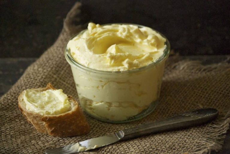 Manteiga caseira com unicamente 2 ingredientes mais saudável e originário adoro fazer –