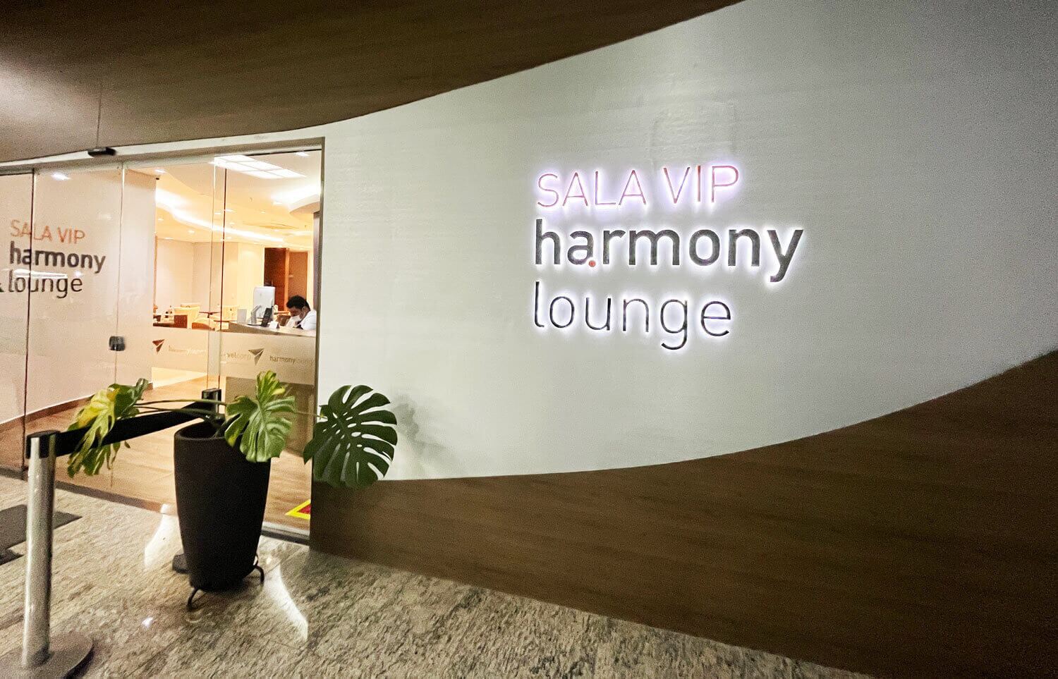 sala vip harmony lounge aeroporto manaus entrada